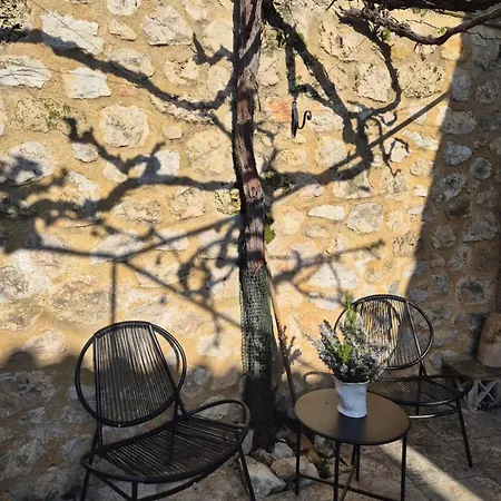 La Chabraire -elegante Et Calme Pour 2prs Au Coeur Du Village Avec Terrasse